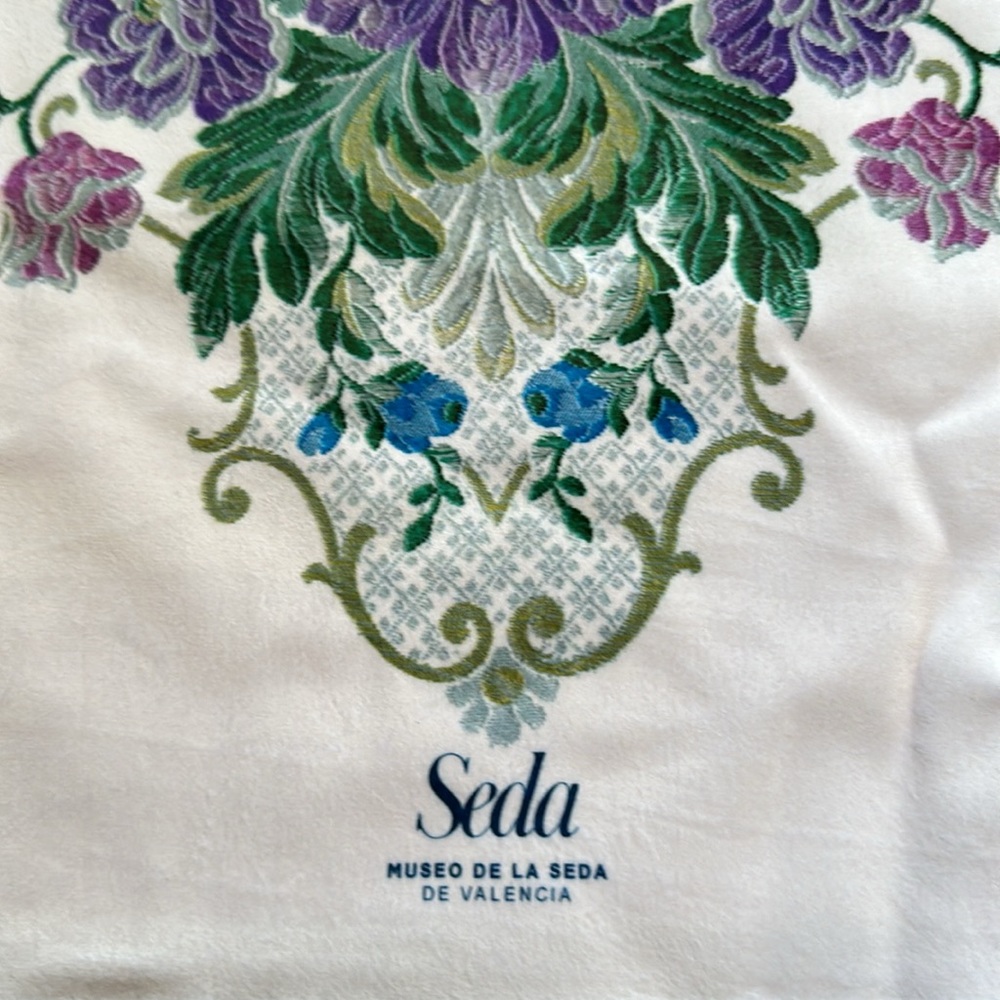 Seda Linen - Picture 2 of 4